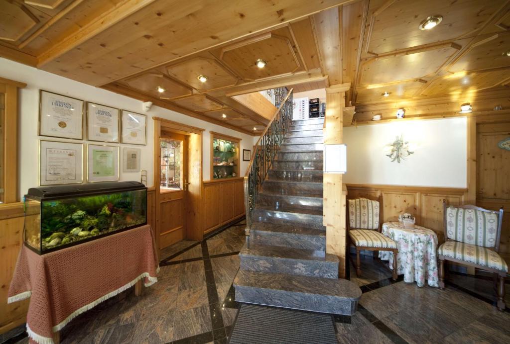 Landgasthof - Hotel Zum Stern Linden  المظهر الخارجي الصورة